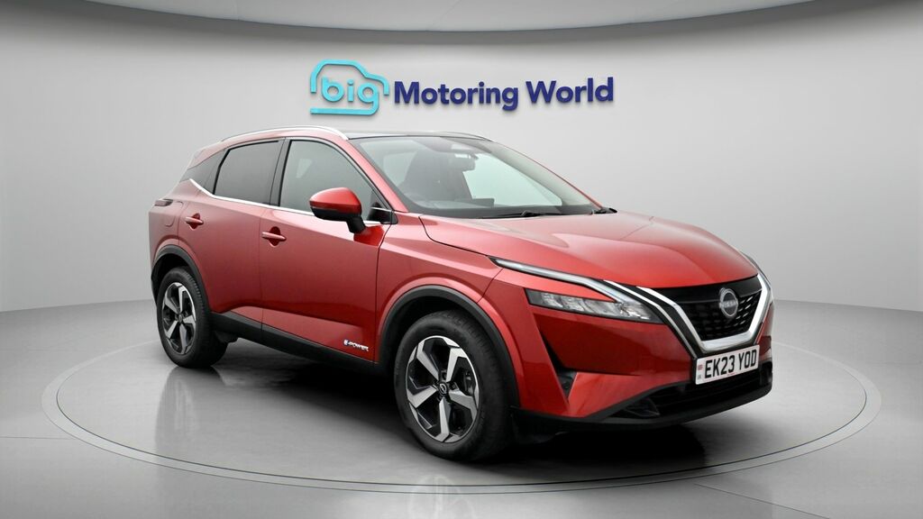 Nissan Qashqai N-connecta Red