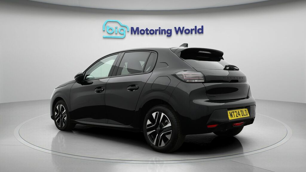 Peugeot 208 Allure Black #5