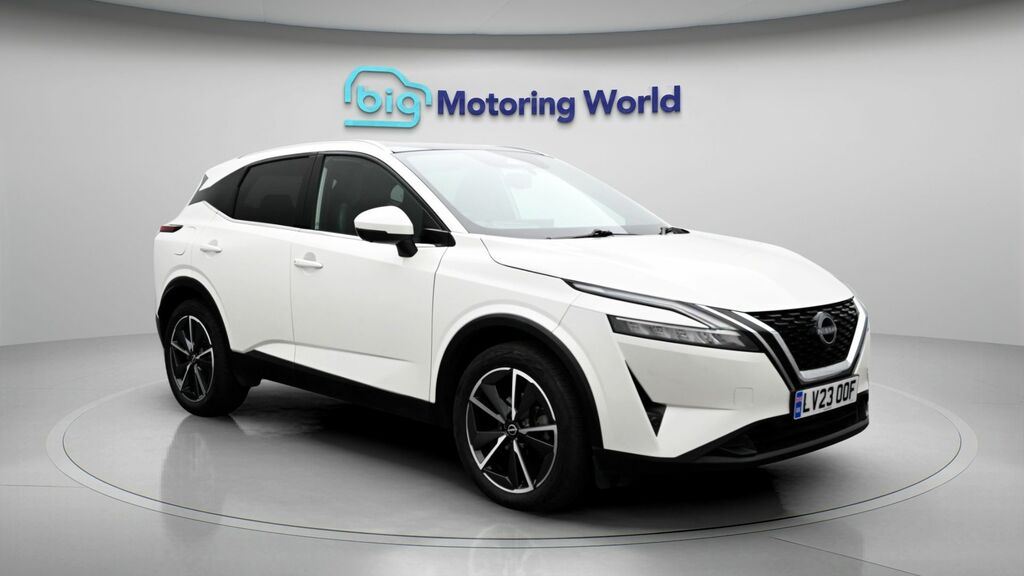 Nissan Qashqai Tekna White