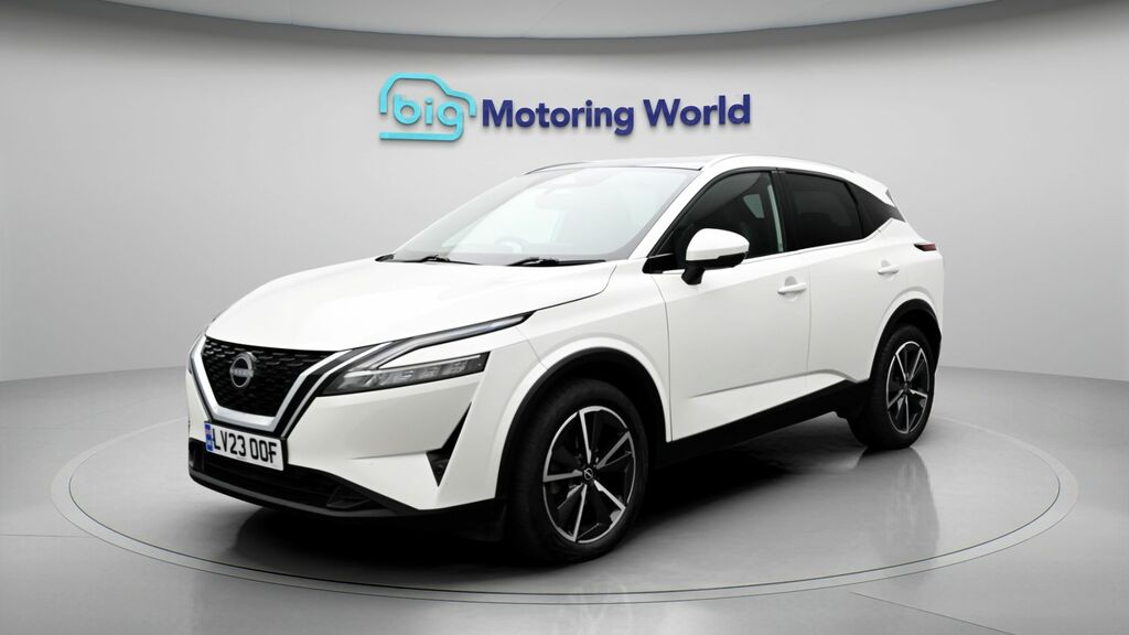 Nissan Qashqai Tekna White #3