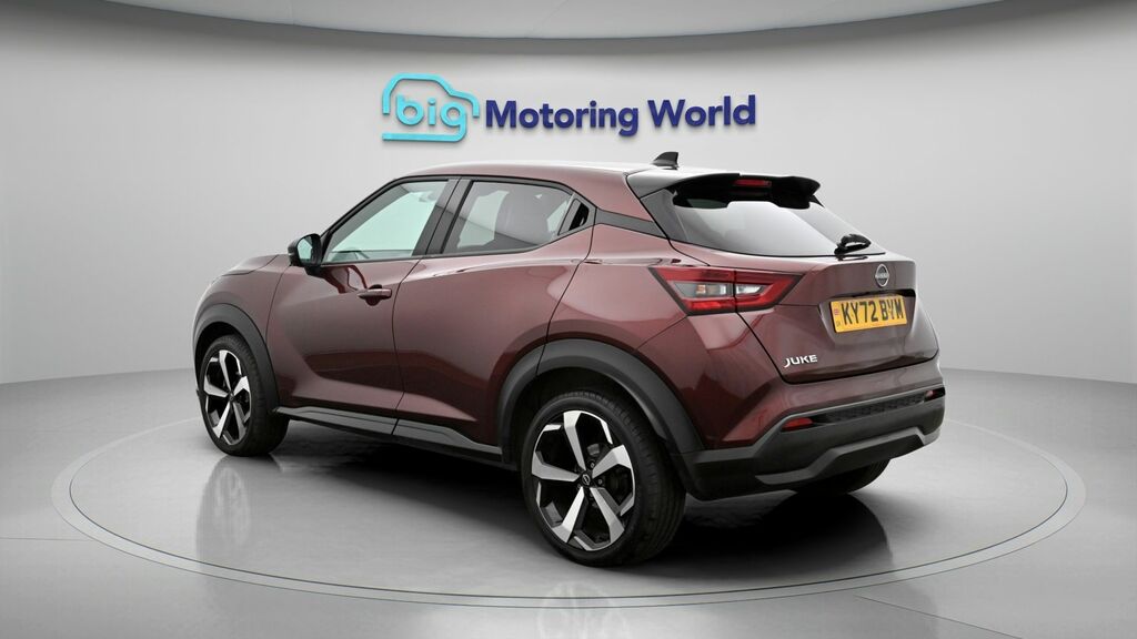Nissan Juke Tekna Red #5