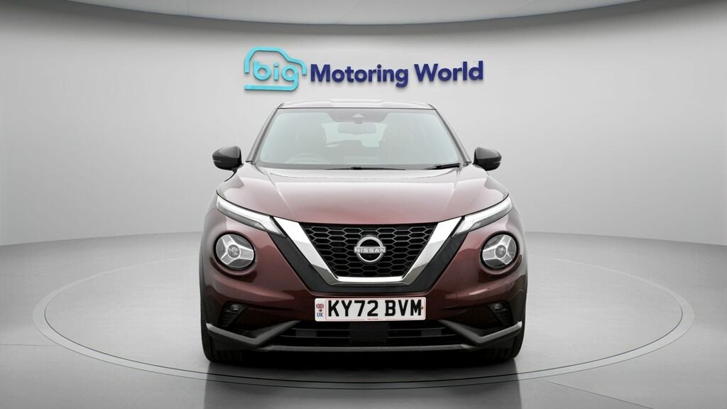 Nissan Juke Tekna Red #2