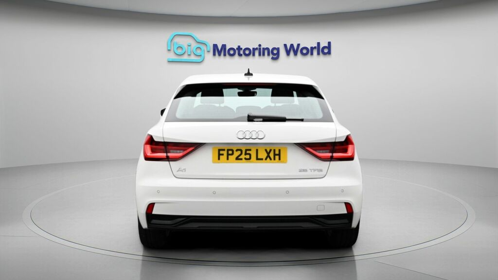 Audi A1 Sport White #6
