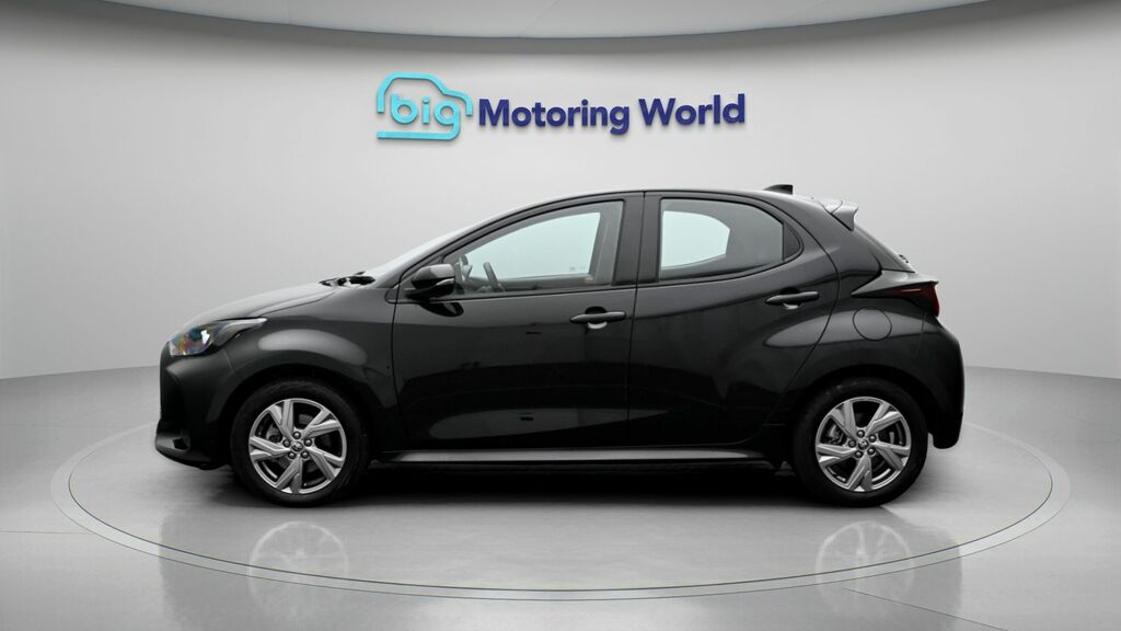 Toyota Yaris Icon Black #4