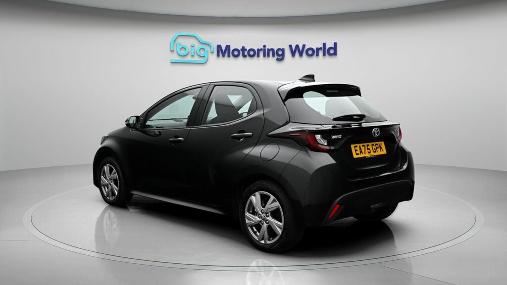 Toyota Yaris Icon Black #5