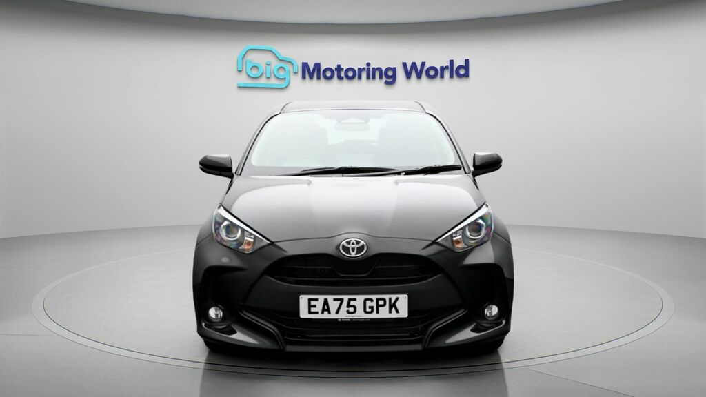 Toyota Yaris Icon Black #2