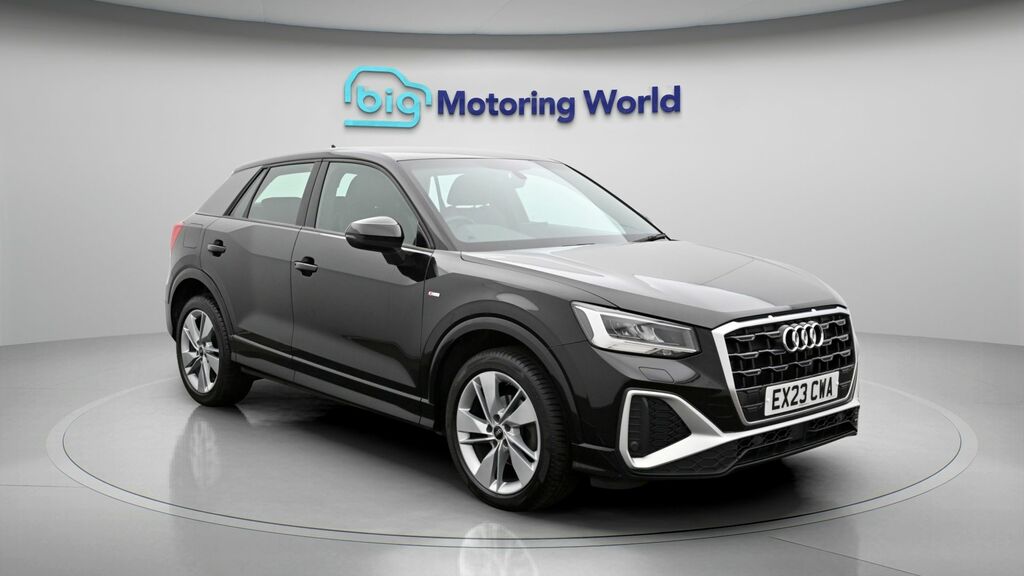 Audi Q2 S Line Black
