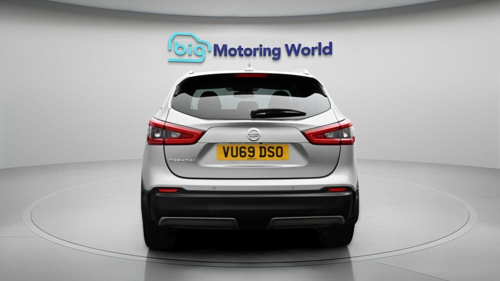 Nissan Qashqai Tekna Silver #6