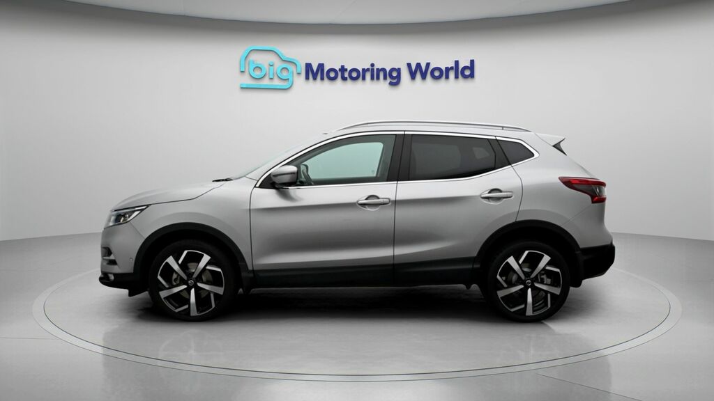 Nissan Qashqai Tekna Silver #4