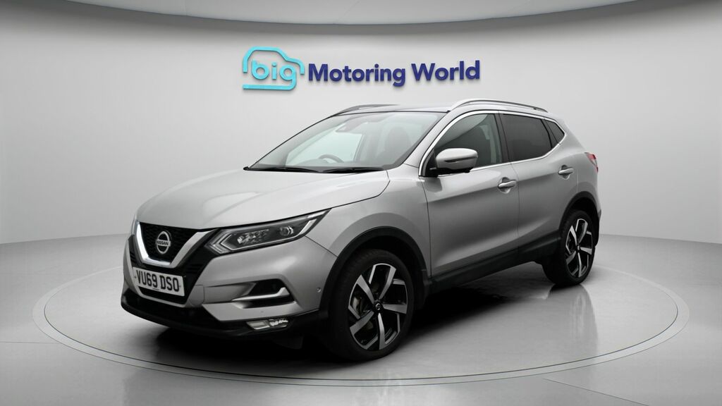 Nissan Qashqai Tekna Silver #3
