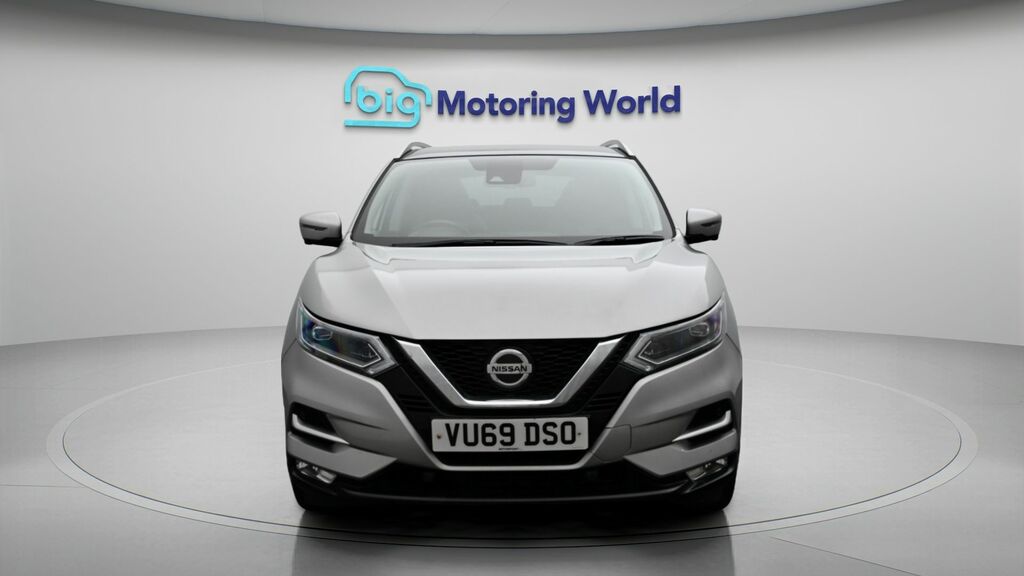 Nissan Qashqai Tekna Silver #2