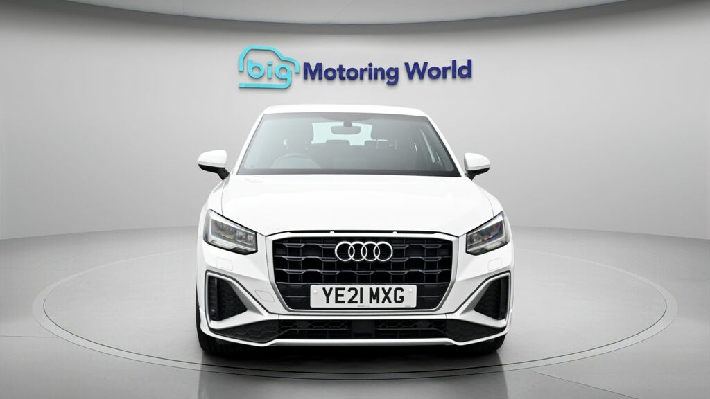 Audi Q2 S Line YE21MXG White #2