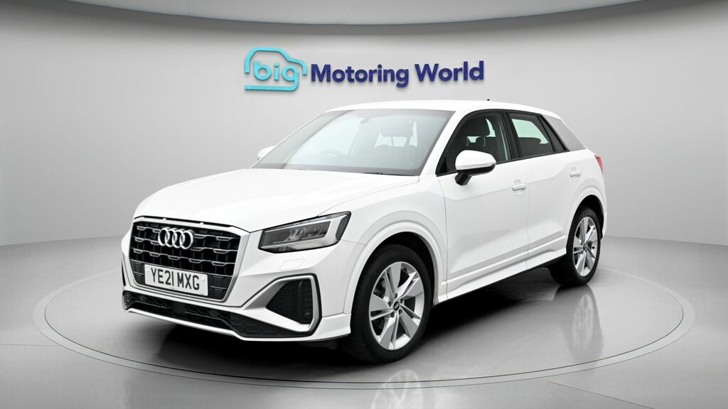 Audi Q2 S Line YE21MXG White #3