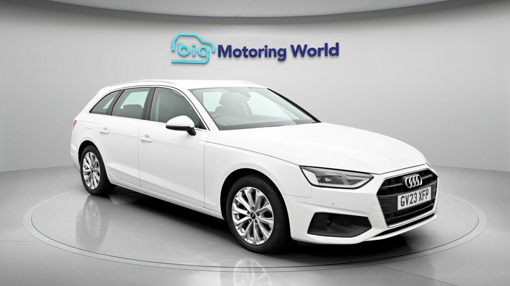 Audi A4 Avant Technik White