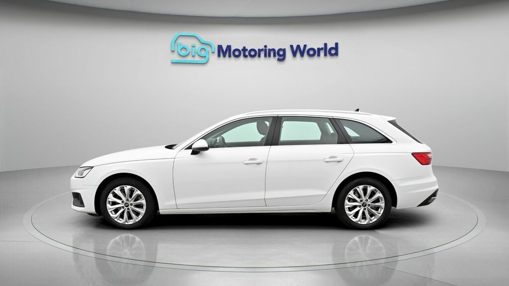Audi A4 Avant Technik GV23XFP White #4