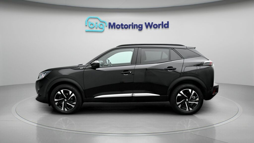 Peugeot 2008 Gt Black #4