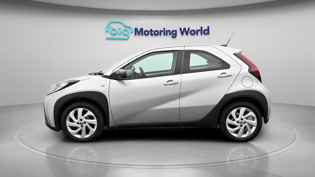 Toyota Aygo X Pure Silver #4