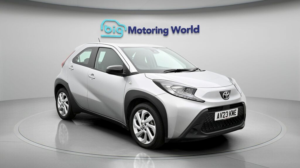 Toyota Aygo X Pure Silver