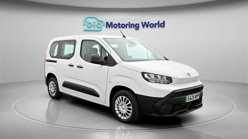 Toyota Proace City Icon White