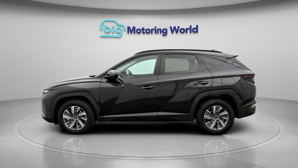 Hyundai Tucson Se Connect Black #4