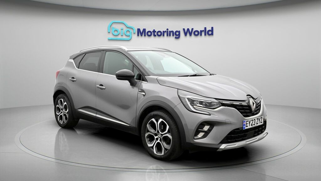 Renault Captur Techno Grey