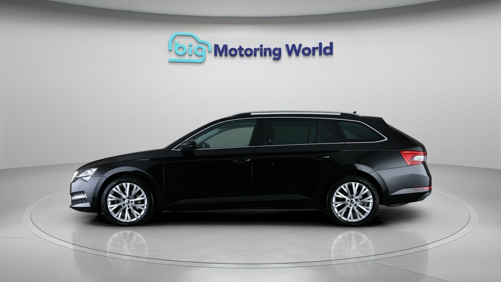 Skoda Superb Se L Black #4