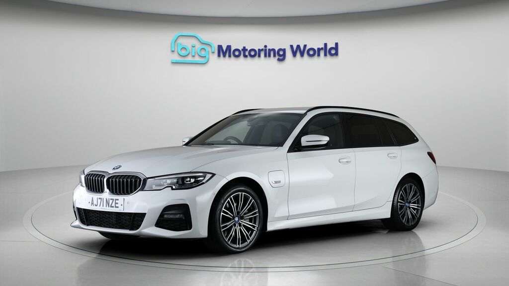 BMW 3 Series M Sport AJ71NZE White #3