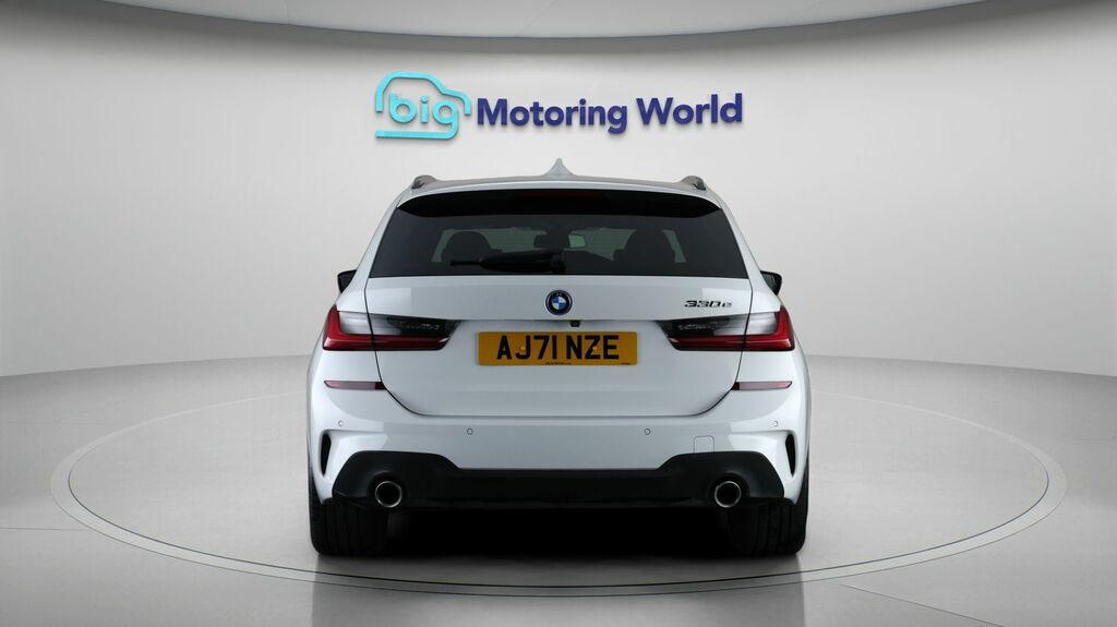 BMW 3 Series M Sport AJ71NZE White #6