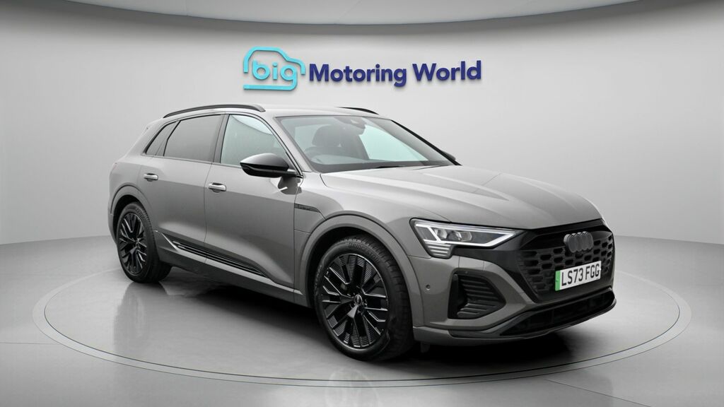 Audi Q8 e tron Black Edition Grey