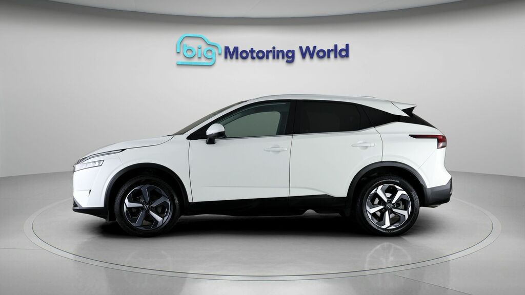 Nissan Qashqai N-connecta DV24YVT White #4