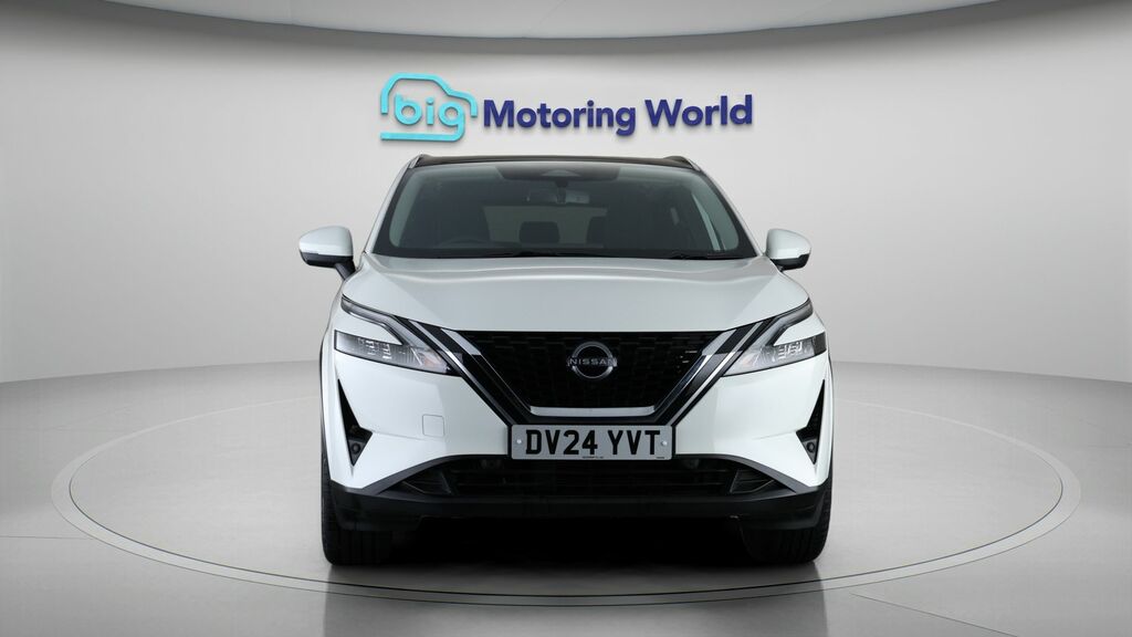 Nissan Qashqai N-connecta DV24YVT White #2