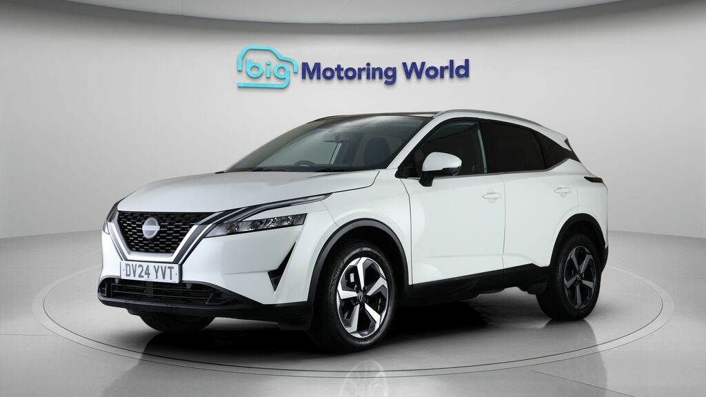 Nissan Qashqai N-connecta DV24YVT White #3