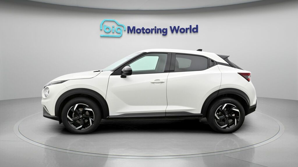 Nissan Juke N-connecta AE23YVG White #4