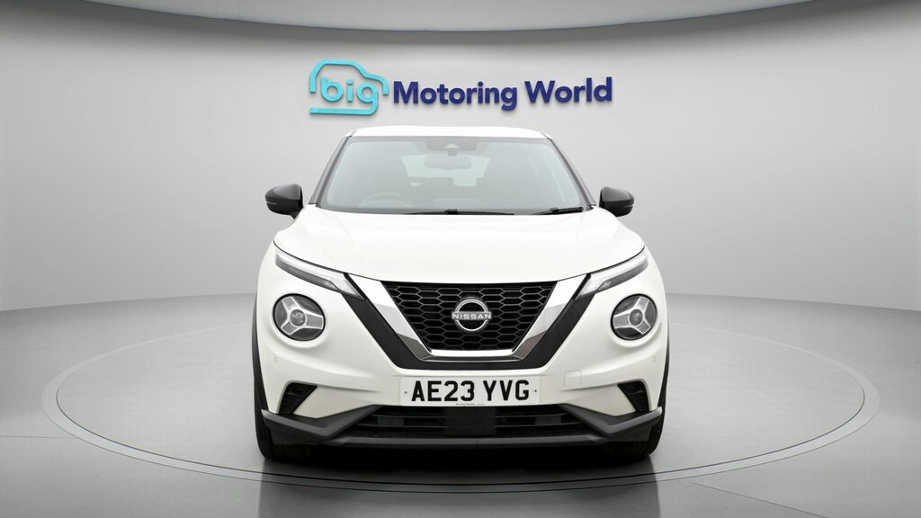 Nissan Juke N-connecta AE23YVG White #2