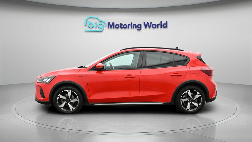 Ford Focus Active Red #4