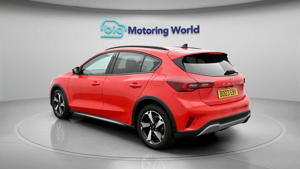 Ford Focus Active Red #5