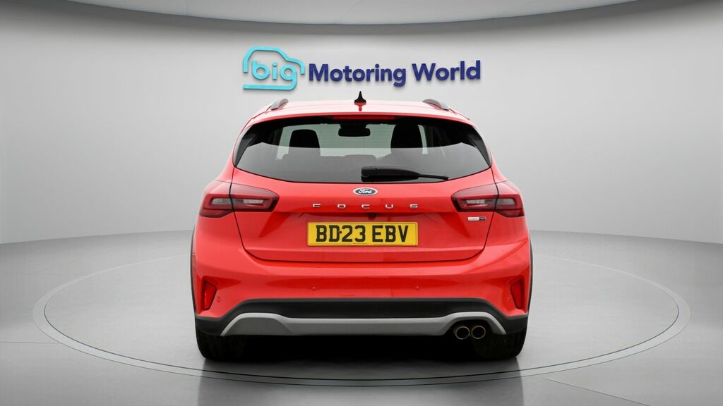 Ford Focus Active Red #6