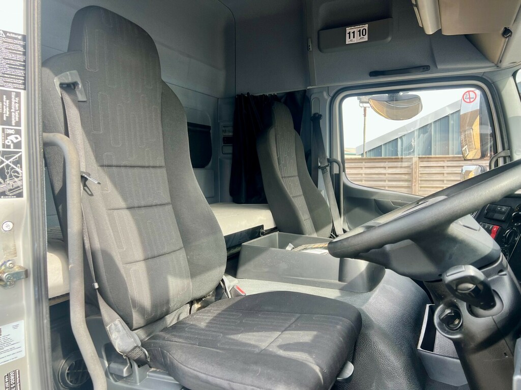 Mercedes-Benz  816 Day Cab White #8