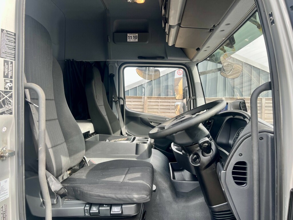 Mercedes-Benz  816 Day Cab White #10