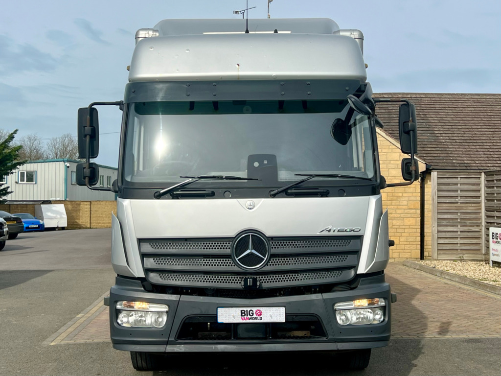 Mercedes-Benz  816 Day Cab White #7