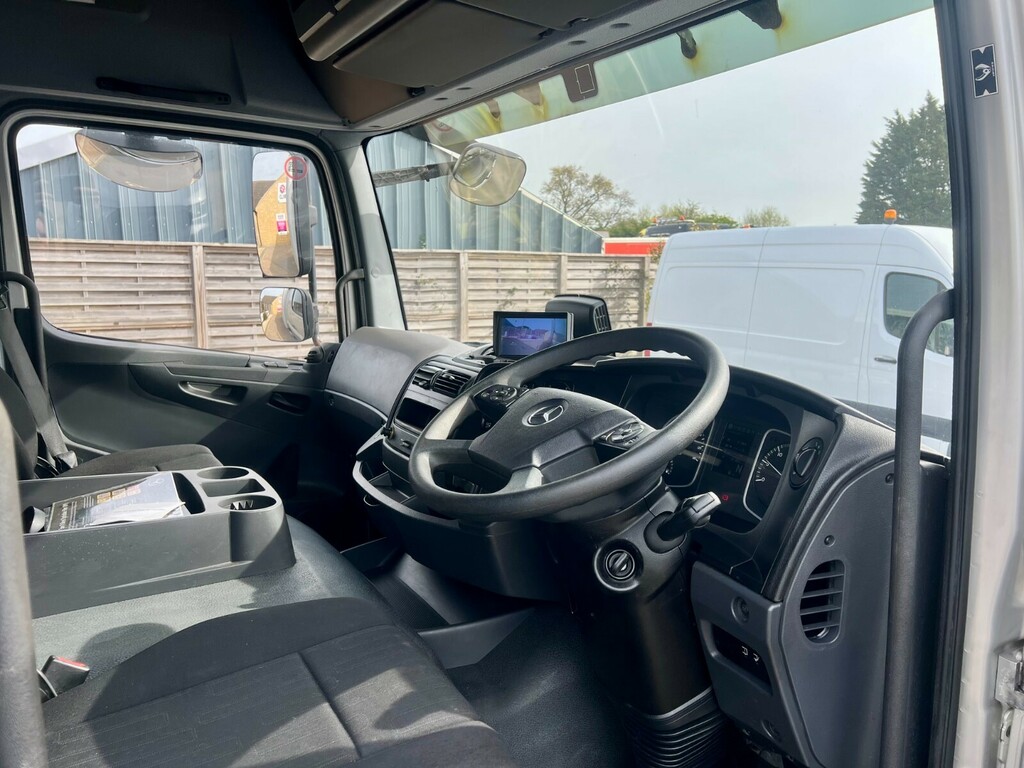 Mercedes-Benz  816 Day Cab White #11