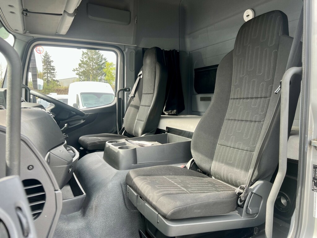 Mercedes-Benz  816 Day Cab White #28