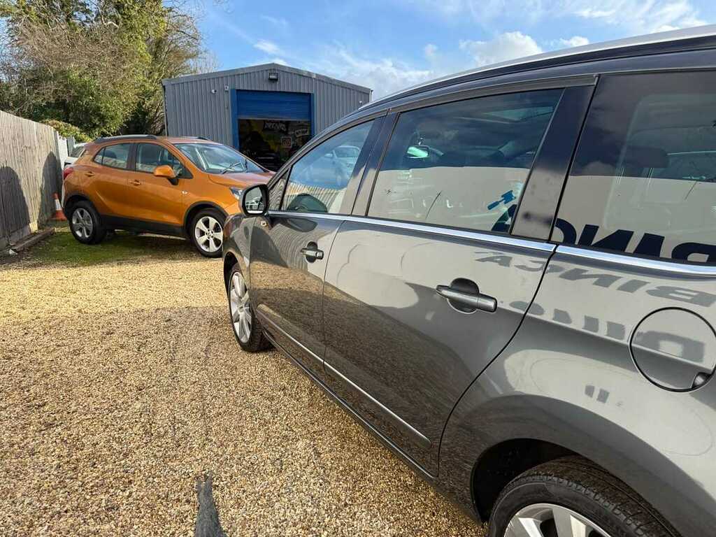 Peugeot 5008 Allure E-hdi S-a Grey #4