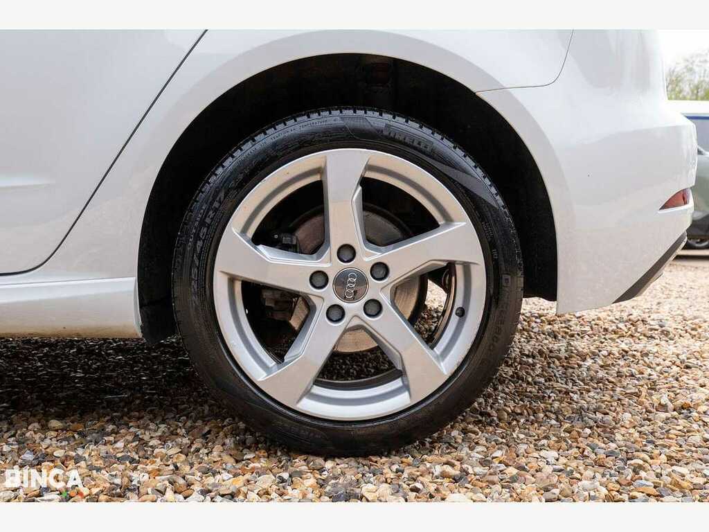 Audi A3 E-tron 40 S-a White #6