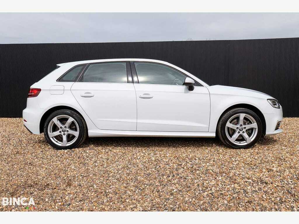 Audi A3 E-tron 40 S-a White #3