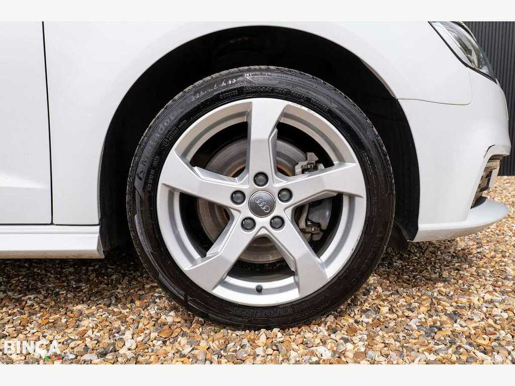 Audi A3 E-tron 40 S-a White #4