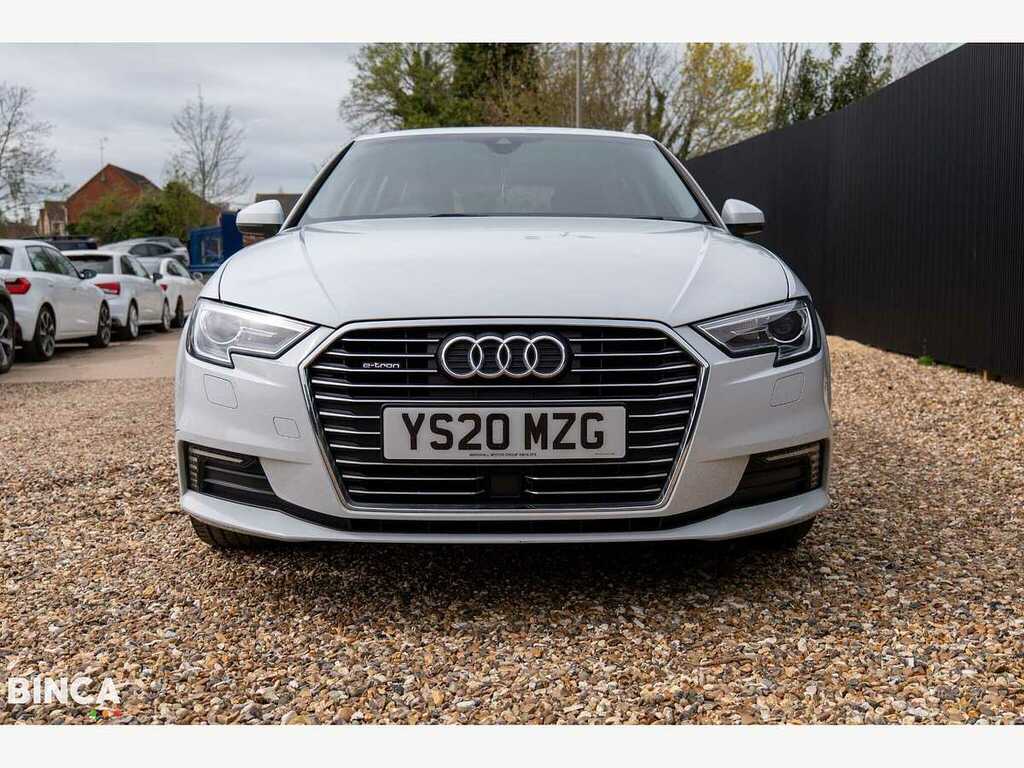 Audi A3 E-tron 40 S-a White #2