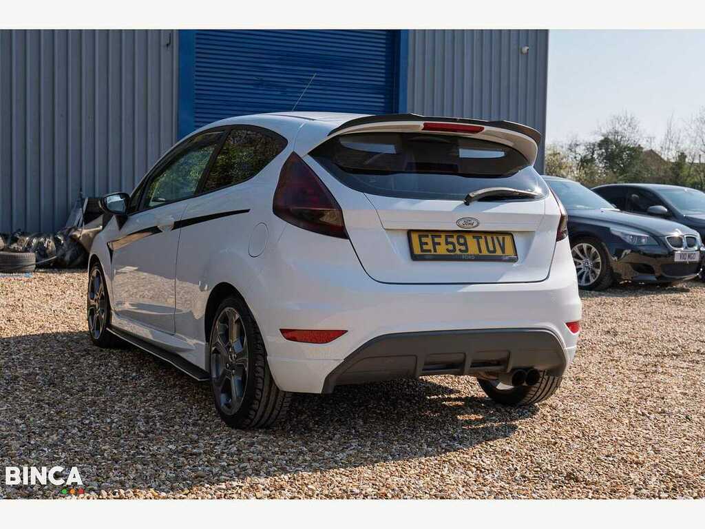 Ford Fiesta Zetec S 120 EF59TUV White #4