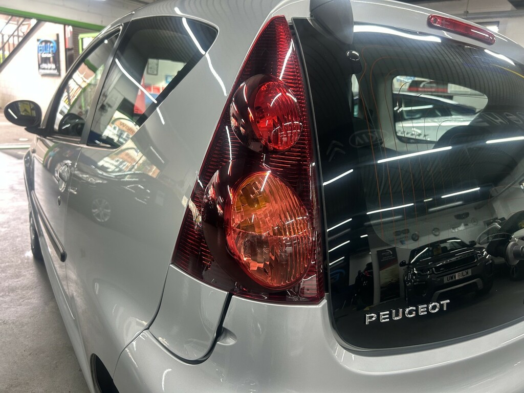 Peugeot 107 Hatchback 1.0 12V Active 201313 Silver #4