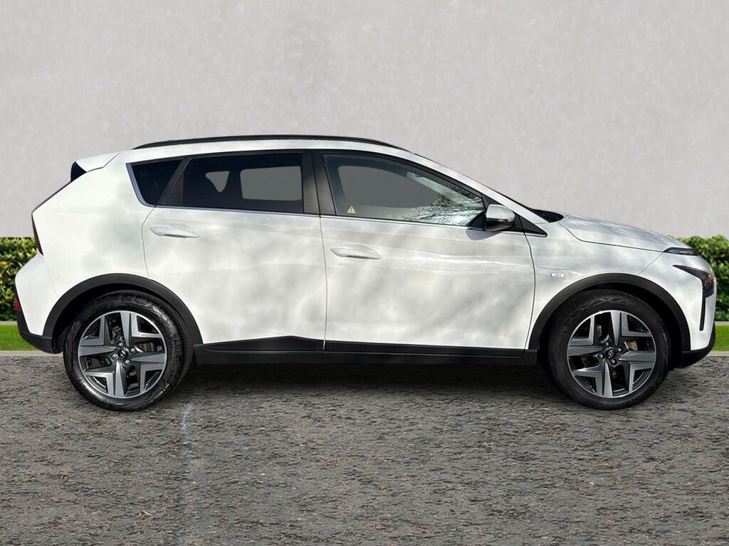 Hyundai Bayon 1.0 Tgdi 120 48V Mhev Premium YT23KXF White #2
